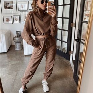 TANLINES Crop Sweatshirt